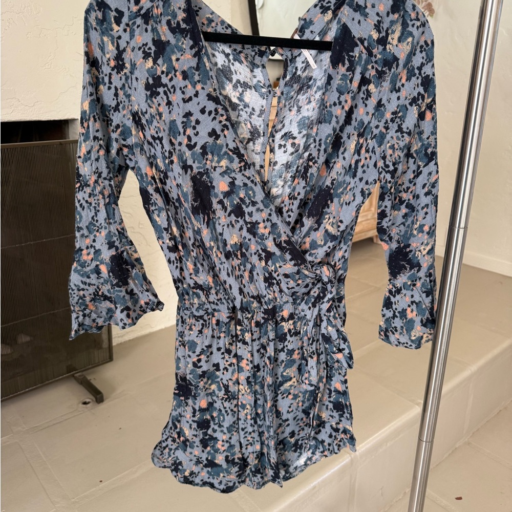 Free People Floral Wrap Romper Boho Ruffle Tie Waist Blue Size S - Picture 5 of 12